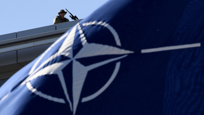 В поиске идентичности: почему генсек НАТО заявил о заинтересованности в диалоге с Россией
